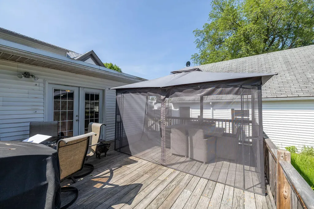 16 Park Street Madison ME 04950