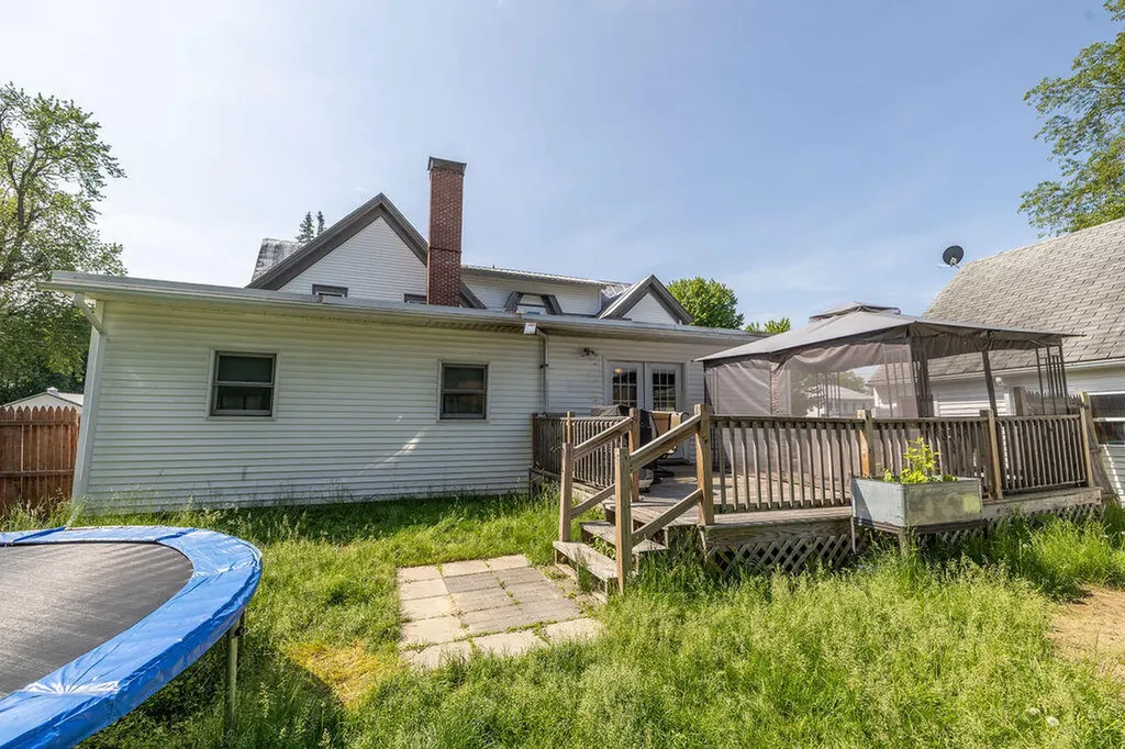 16 Park Street Madison ME 04950