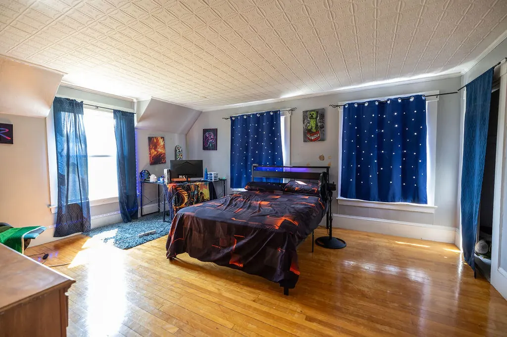 16 Park Street Madison ME 04950