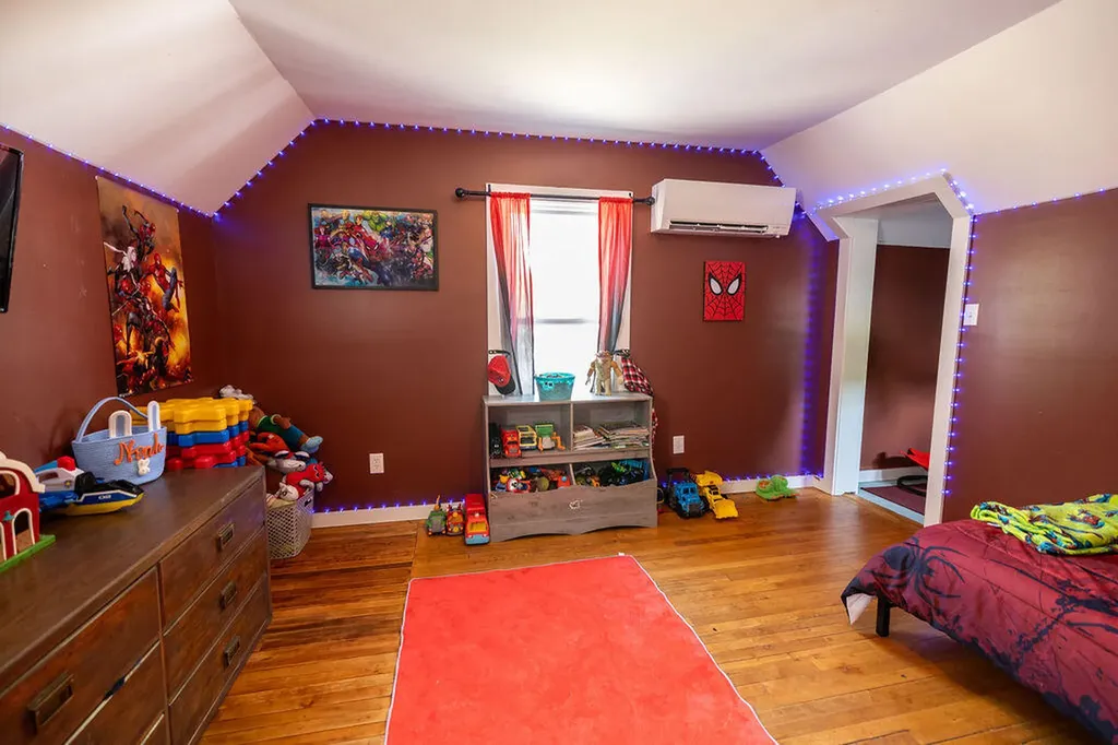 16 Park Street Madison ME 04950