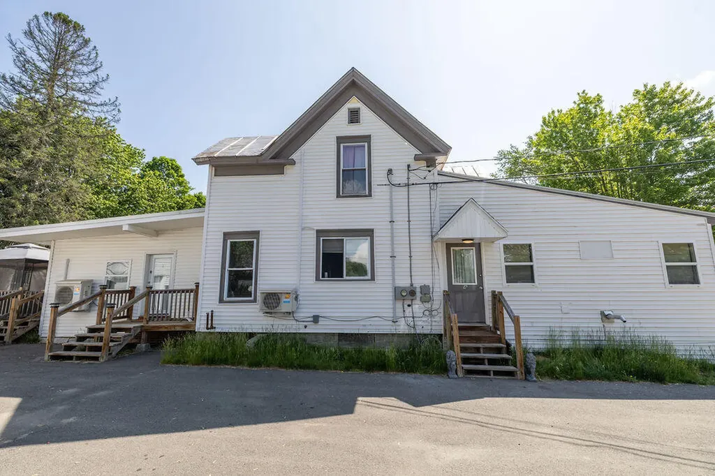16 Park Street Madison ME 04950