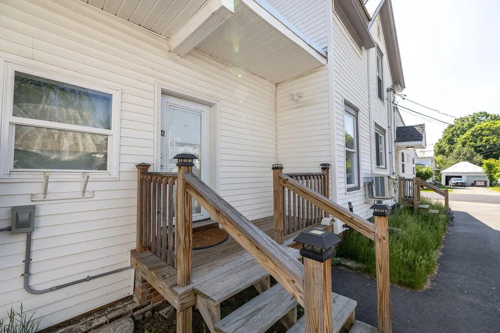 16 Park Street Madison ME 04950