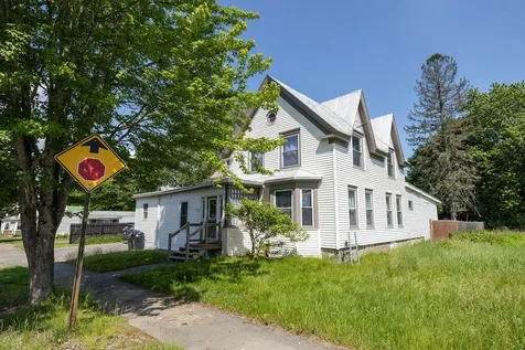16 Park Street Madison ME 04950