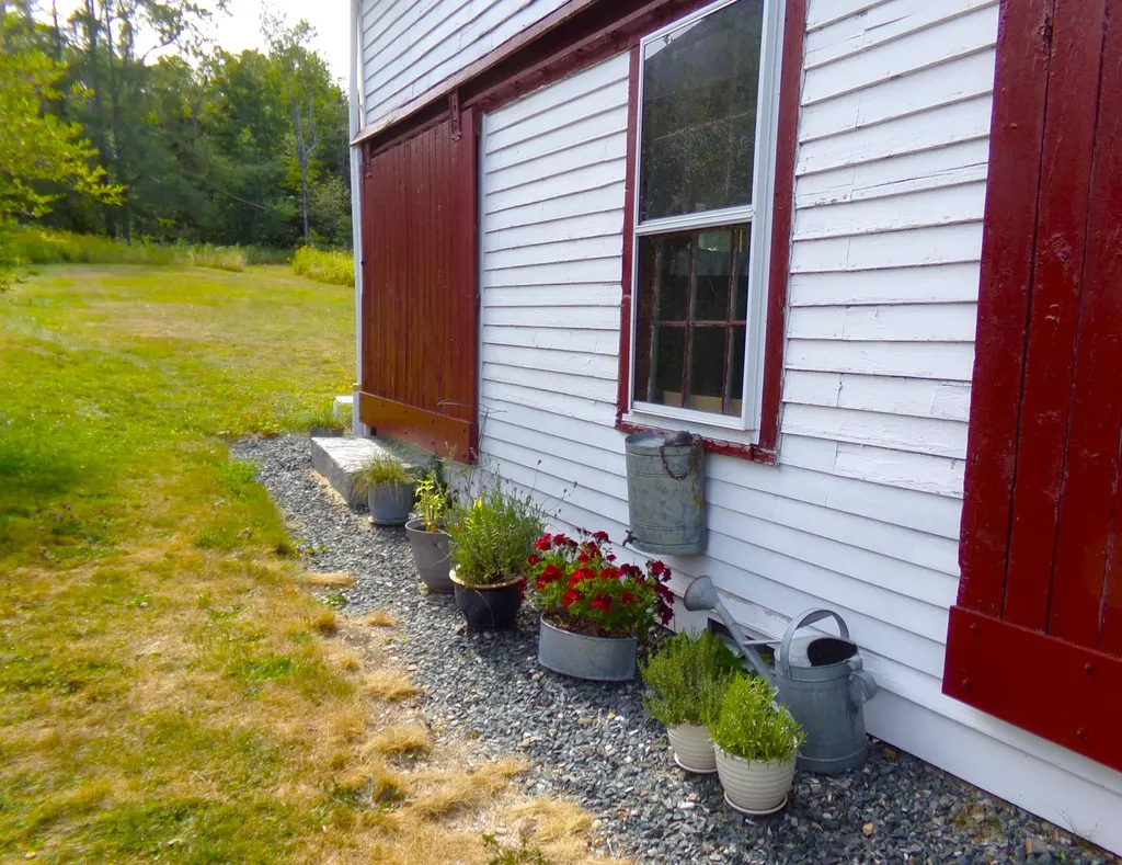 444 E Side Road Sorrento ME 04677