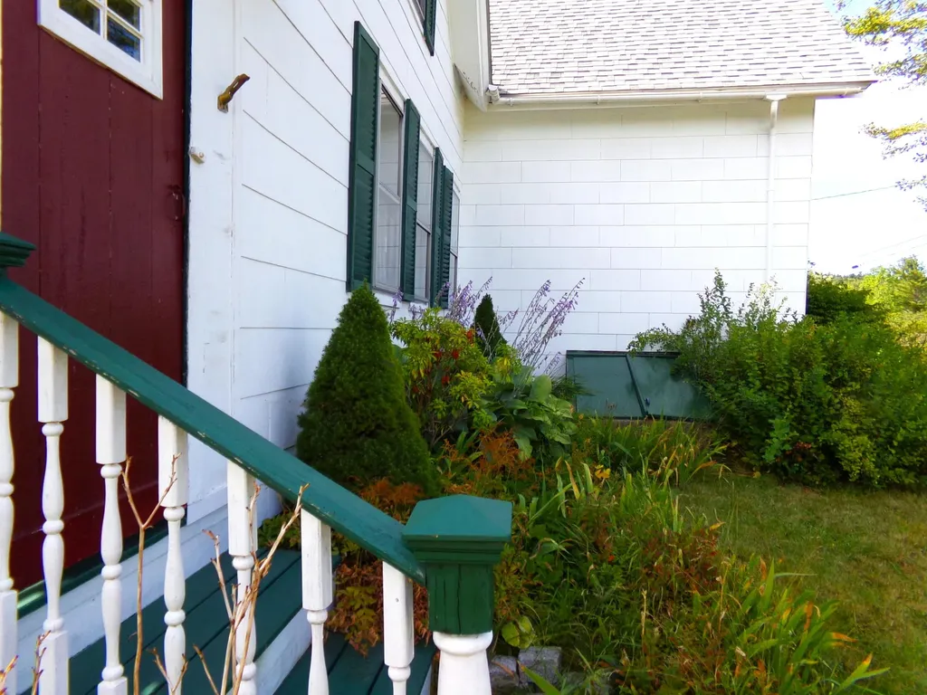444 E Side Road Sorrento ME 04677