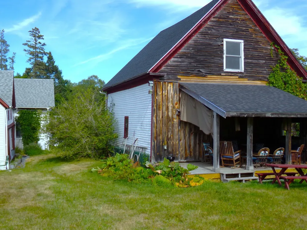 444 E Side Road Sorrento ME 04677