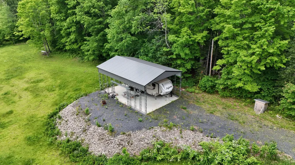 22 Monument Road Abbot ME 04406