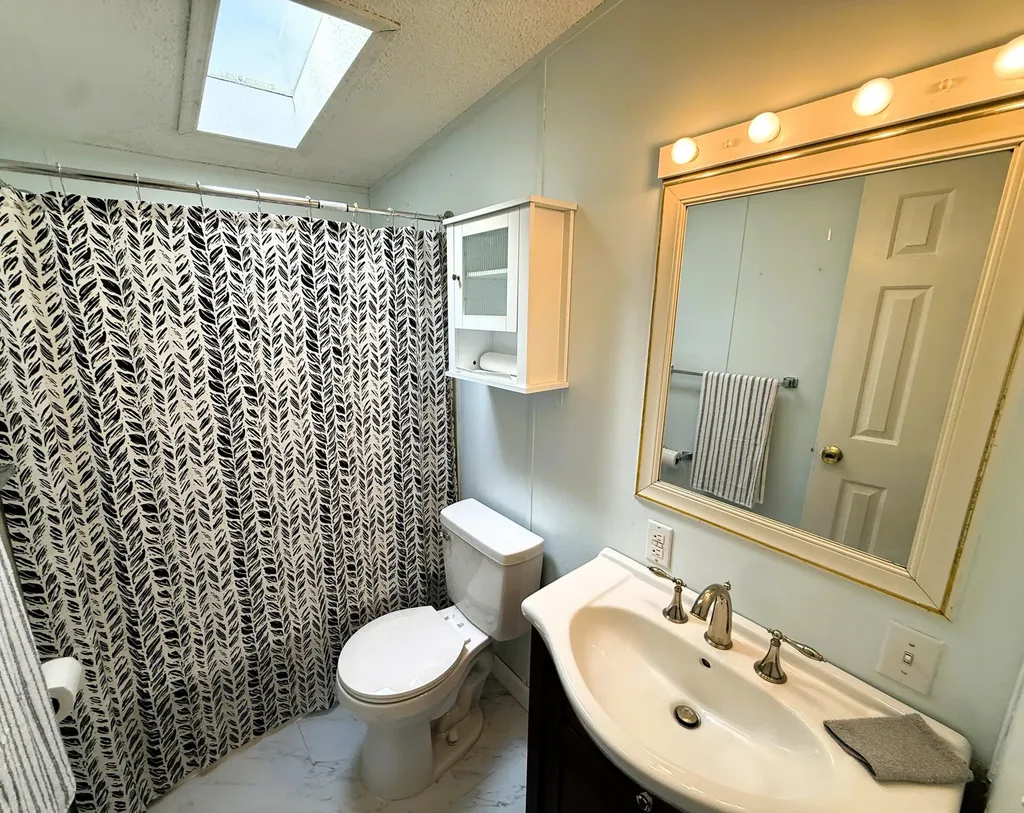 353 Controversy Lane Waldoboro ME 04572