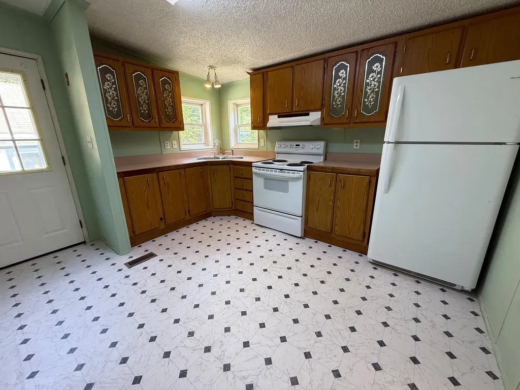 353 Controversy Lane Waldoboro ME 04572
