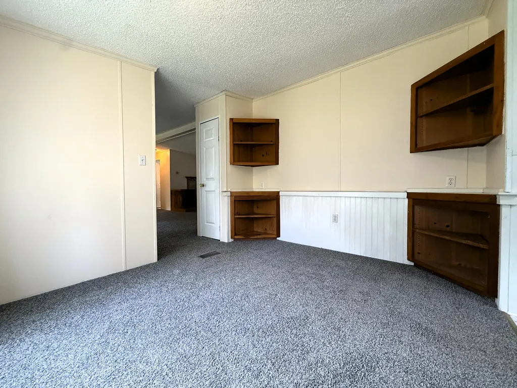 353 Controversy Lane Waldoboro ME 04572