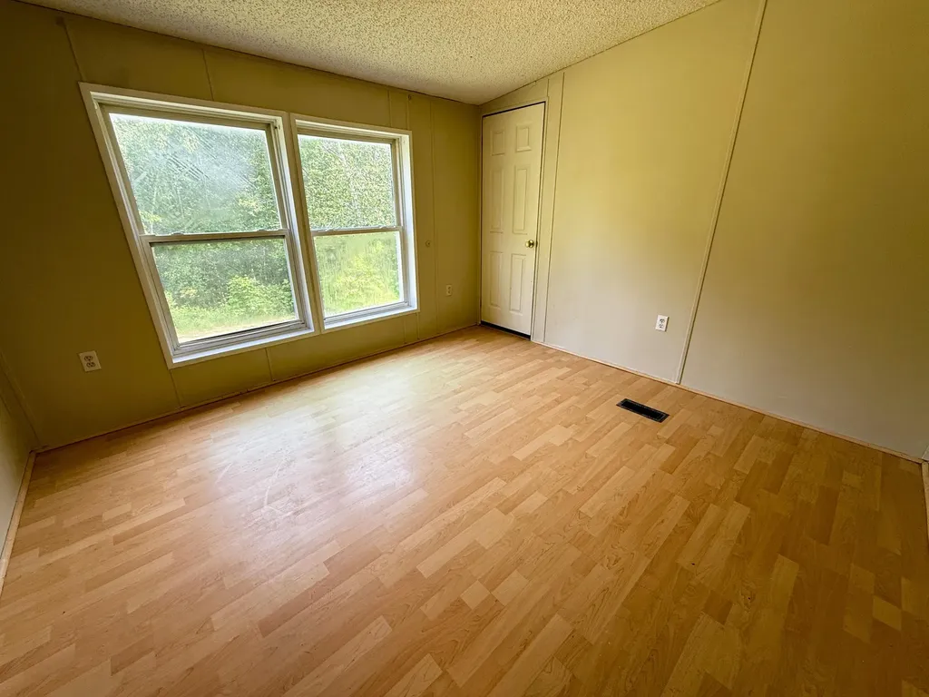 353 Controversy Lane Waldoboro ME 04572