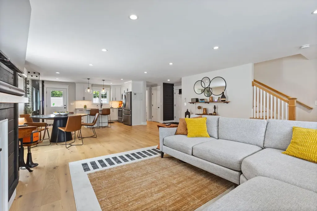 28 Fawn Woods Way Westbrook ME 04092