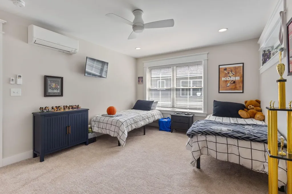 28 Fawn Woods Way Westbrook ME 04092