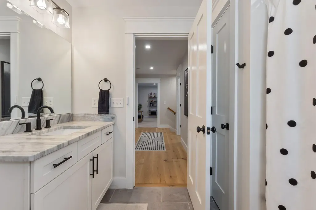 28 Fawn Woods Way Westbrook ME 04092