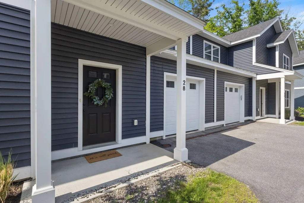 28 Fawn Woods Way Westbrook ME 04092
