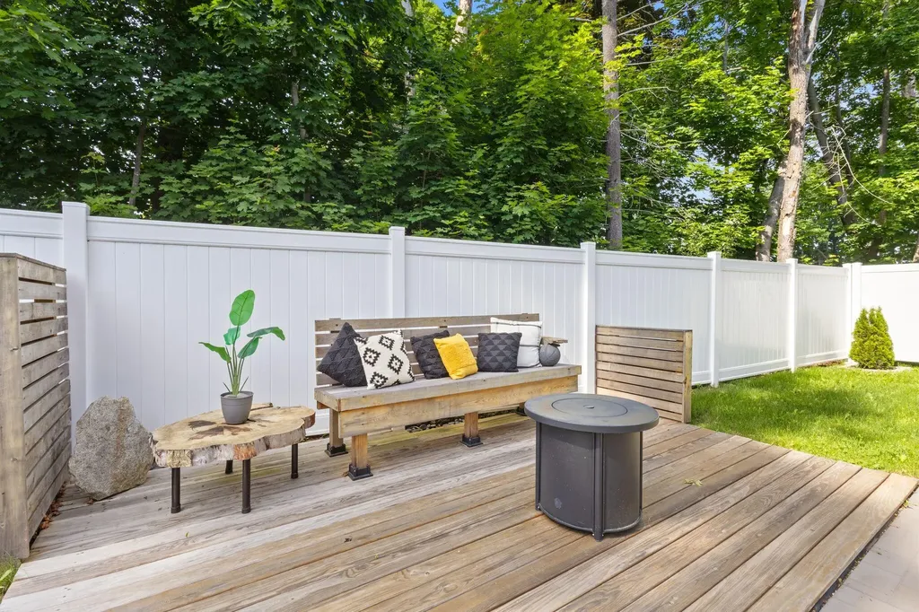 28 Fawn Woods Way Westbrook ME 04092