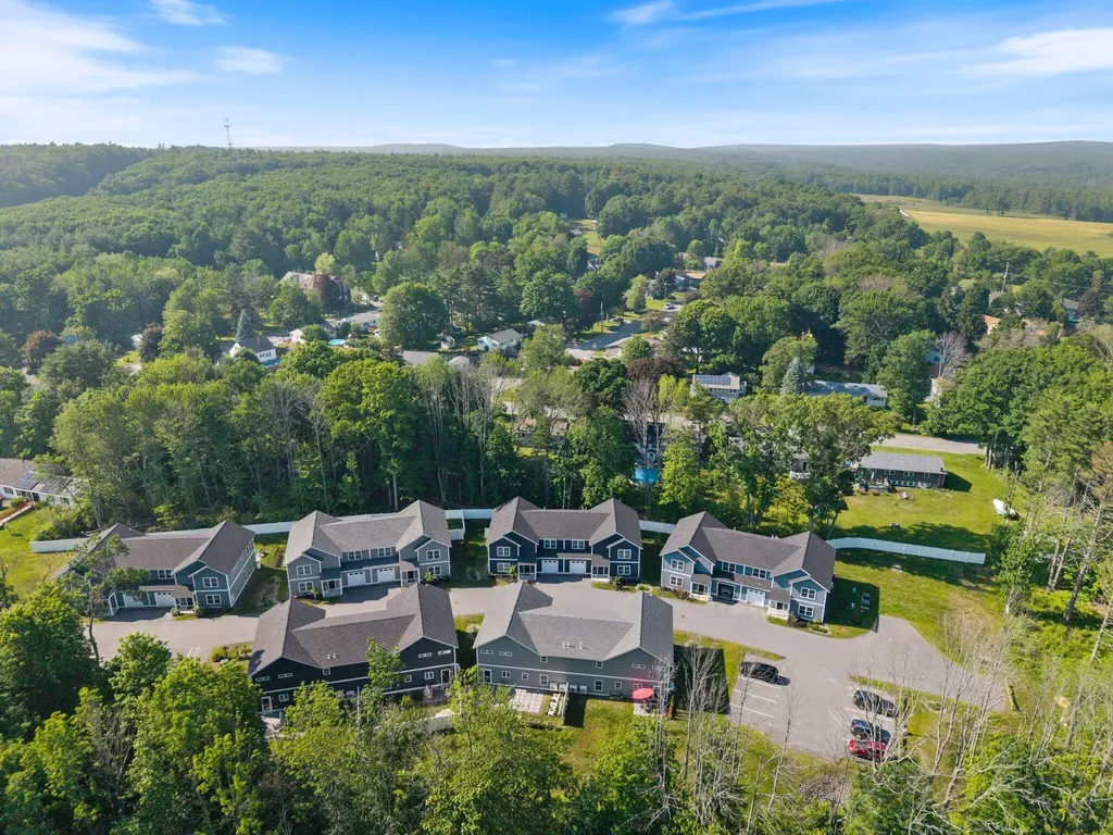 28 Fawn Woods Way Westbrook ME 04092