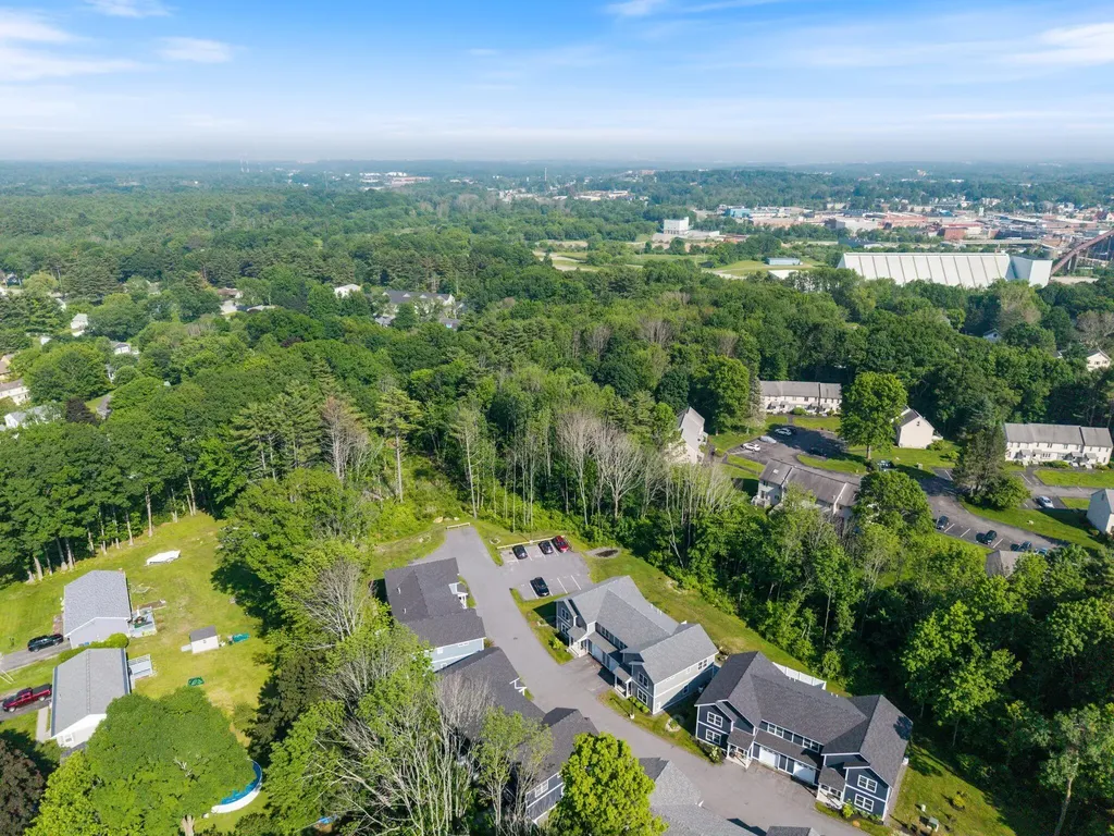 28 Fawn Woods Way Westbrook ME 04092