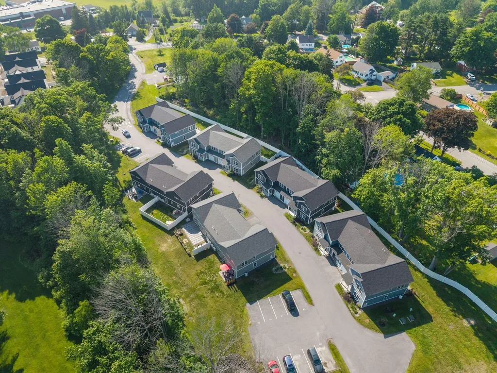 28 Fawn Woods Way Westbrook ME 04092