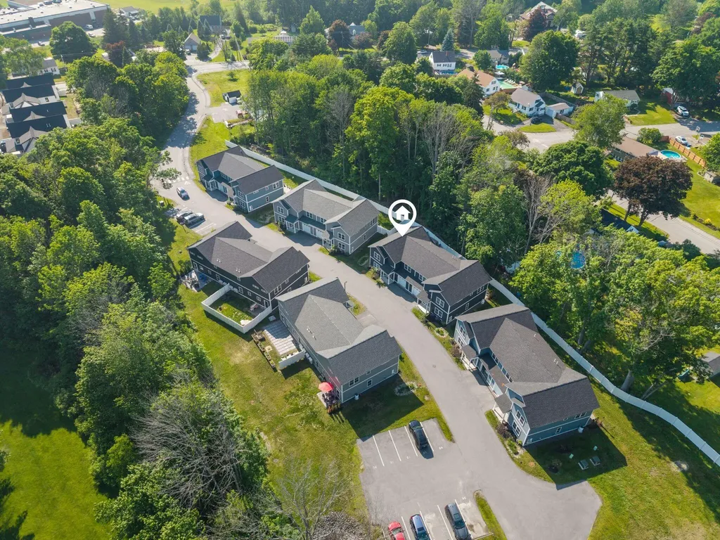 28 Fawn Woods Way Westbrook ME 04092