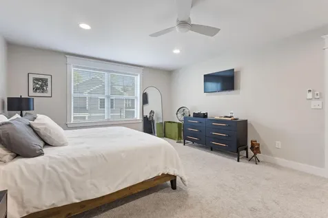 28 Fawn Woods Way Westbrook ME 04092