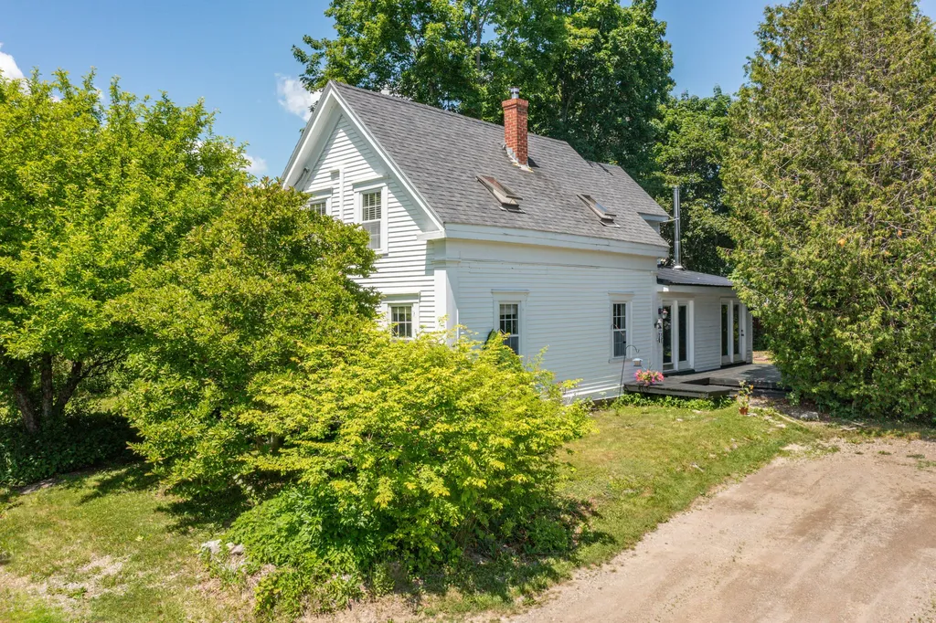 26 Kaler Street Winterport ME 04496