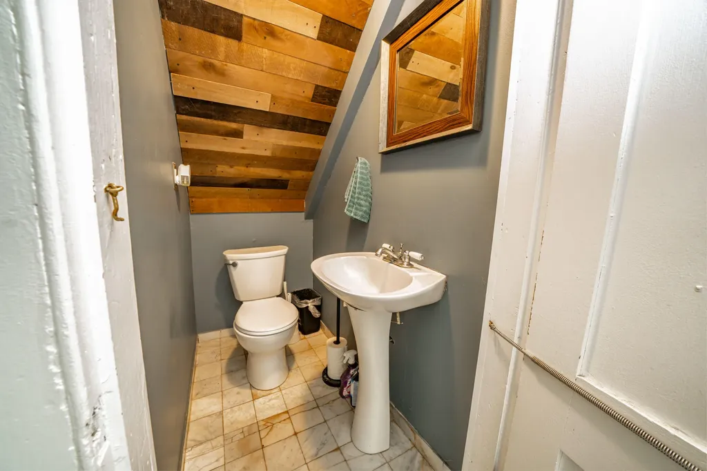 26 Kaler Street Winterport ME 04496