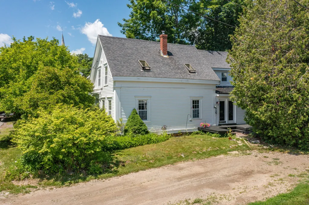 26 Kaler Street Winterport ME 04496