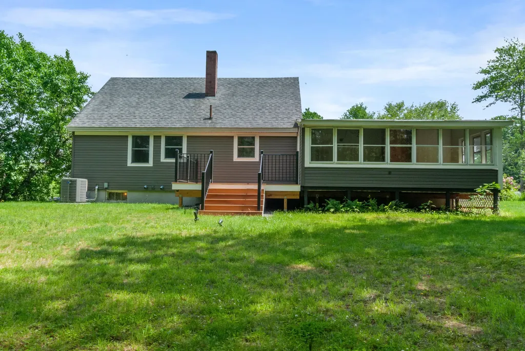 86 Merrymeeting Road Brunswick ME 04011