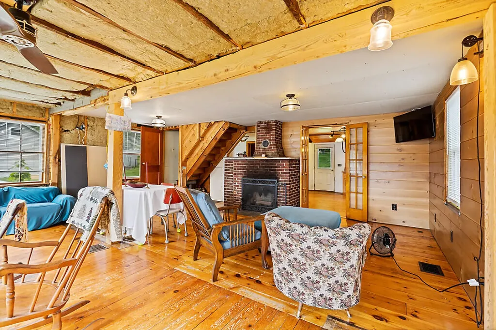 40 Albee Road Augusta ME 04330
