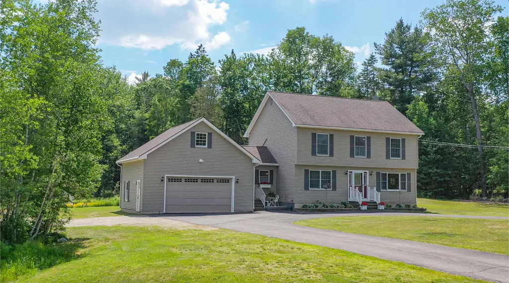 19 Sprucewood Drive Eddington ME 04428
