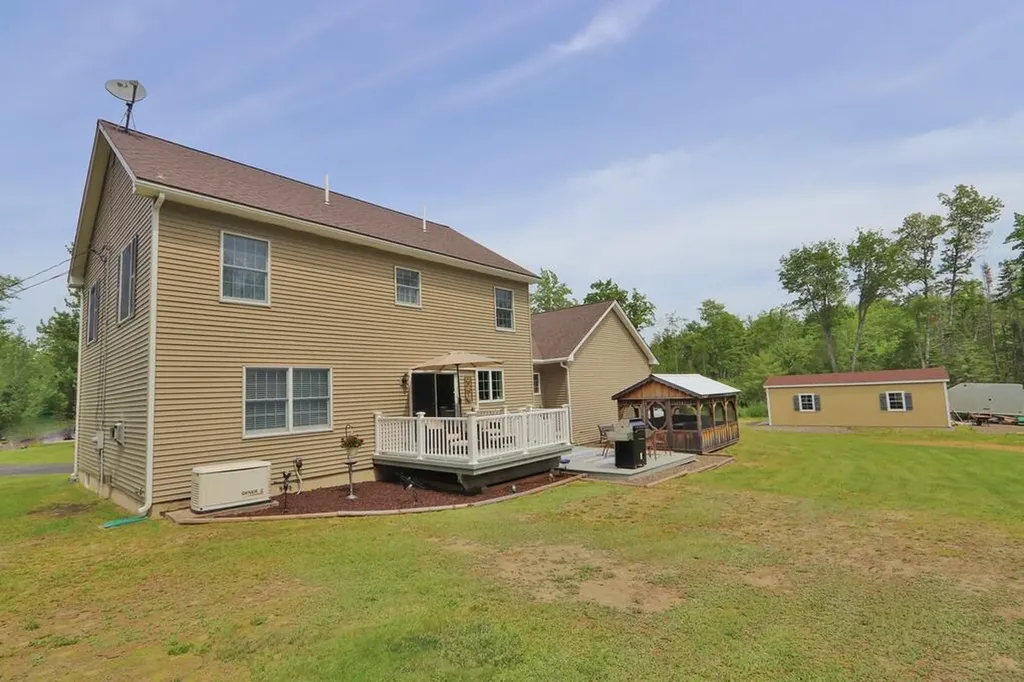 19 Sprucewood Drive Eddington ME 04428