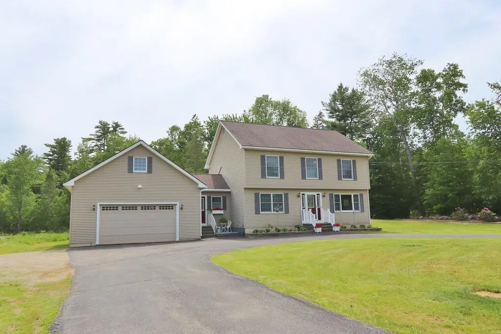 19 Sprucewood Drive Eddington ME 04428