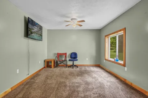 33 Gardiner Street Sherman ME 04776