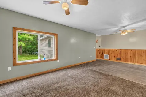 33 Gardiner Street Sherman ME 04776