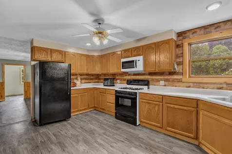 33 Gardiner Street Sherman ME 04776