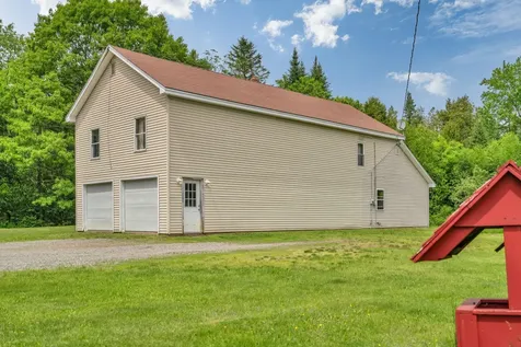 33 Gardiner Street Sherman ME 04776