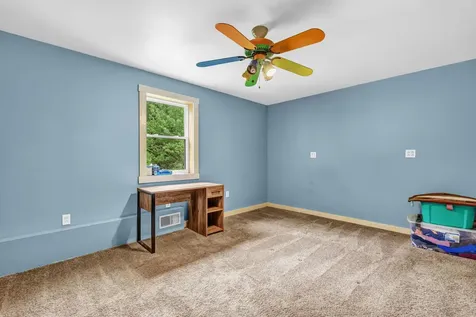 33 Gardiner Street Sherman ME 04776