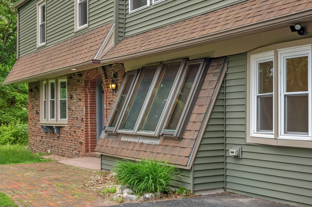 39 Manning Avenue Lewiston ME 04240