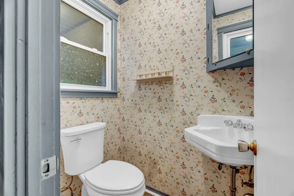 39 Manning Avenue Lewiston ME 04240