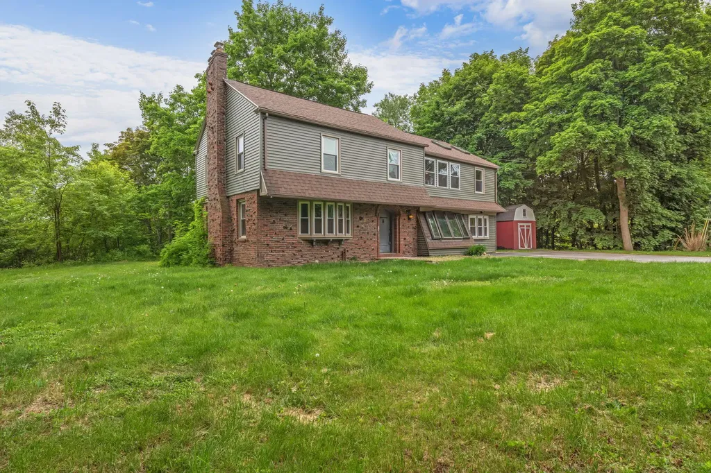 39 Manning Avenue Lewiston ME 04240