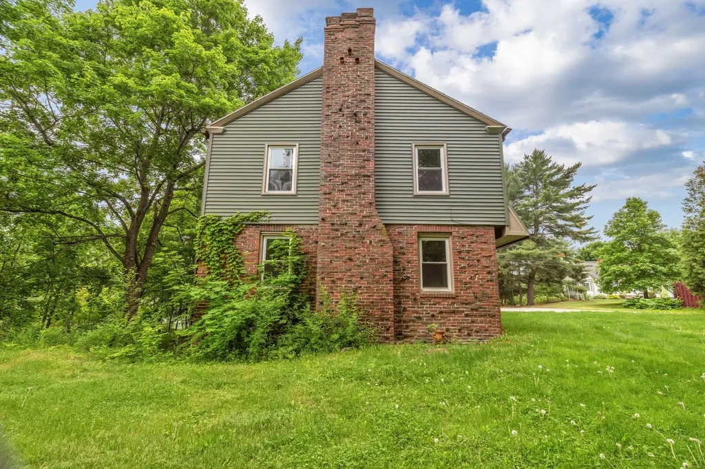 39 Manning Avenue Lewiston ME 04240