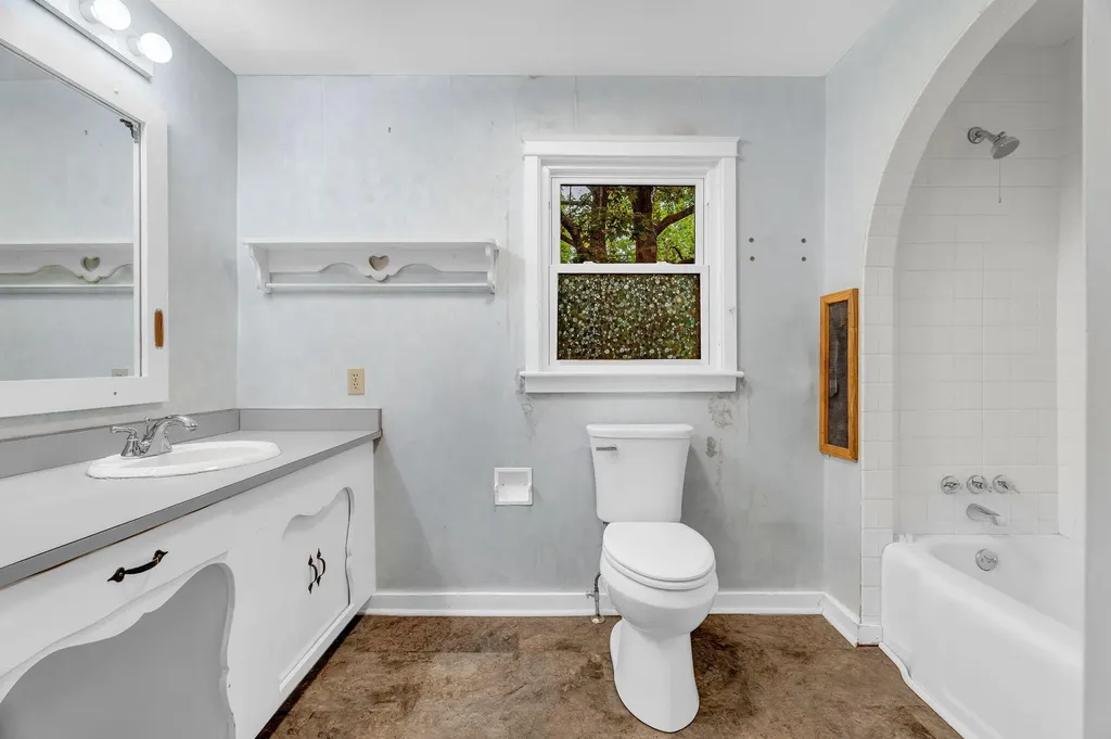 39 Manning Avenue Lewiston ME 04240