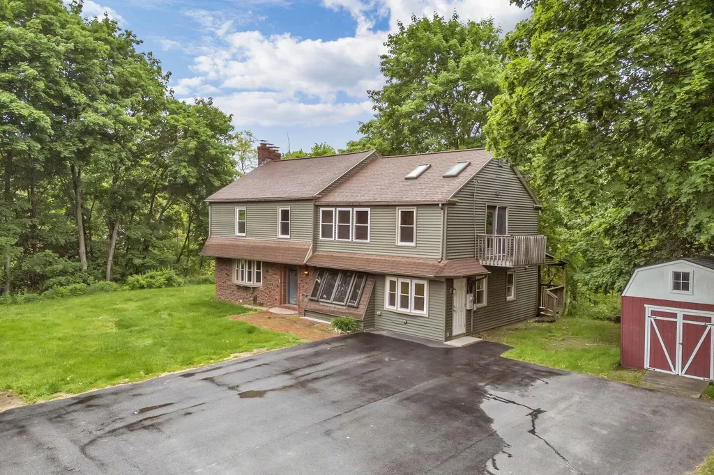 39 Manning Avenue Lewiston ME 04240