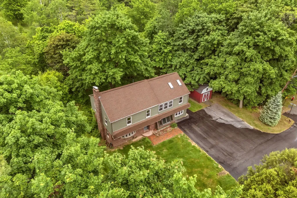 39 Manning Avenue Lewiston ME 04240