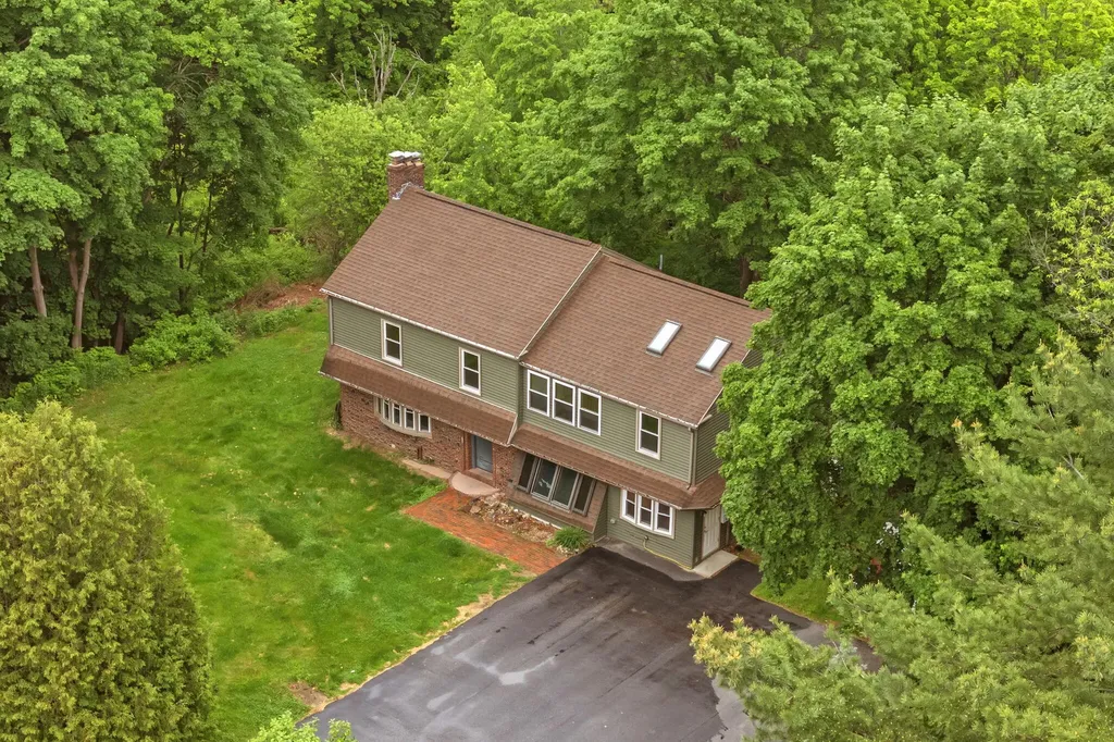 39 Manning Avenue Lewiston ME 04240