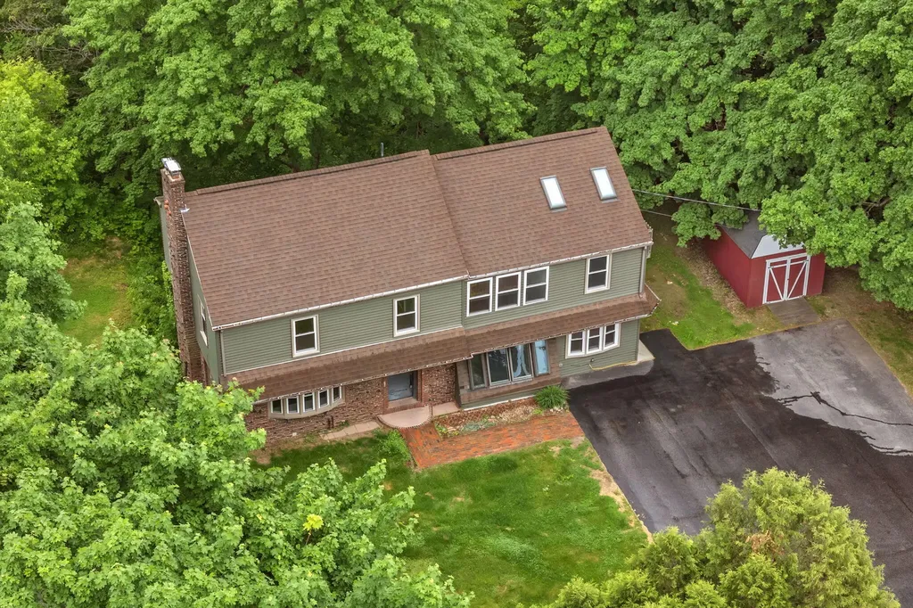 39 Manning Avenue Lewiston ME 04240