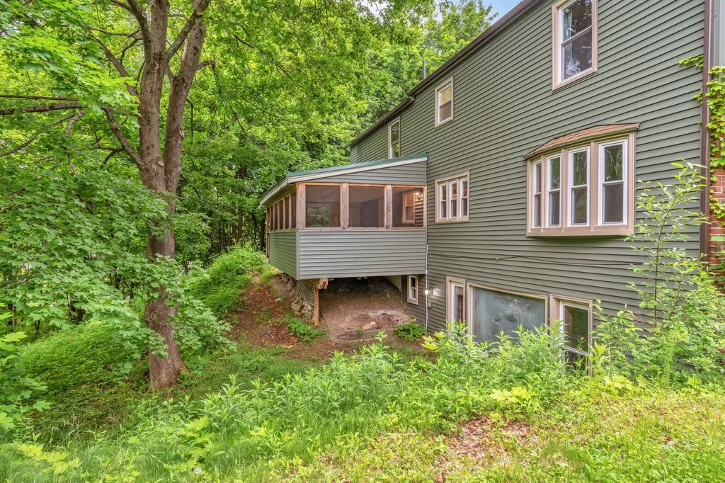 39 Manning Avenue Lewiston ME 04240