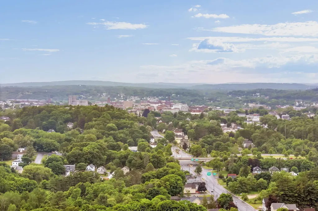 39 Manning Avenue Lewiston ME 04240