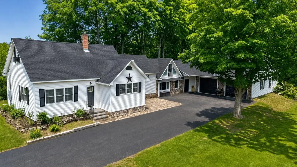 19 Stetson Road Newport ME 04953